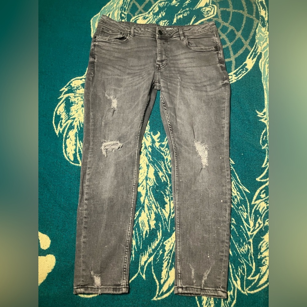 Hot Topic Men’s Gray Distressed Skinny Jeans 36Wx30L